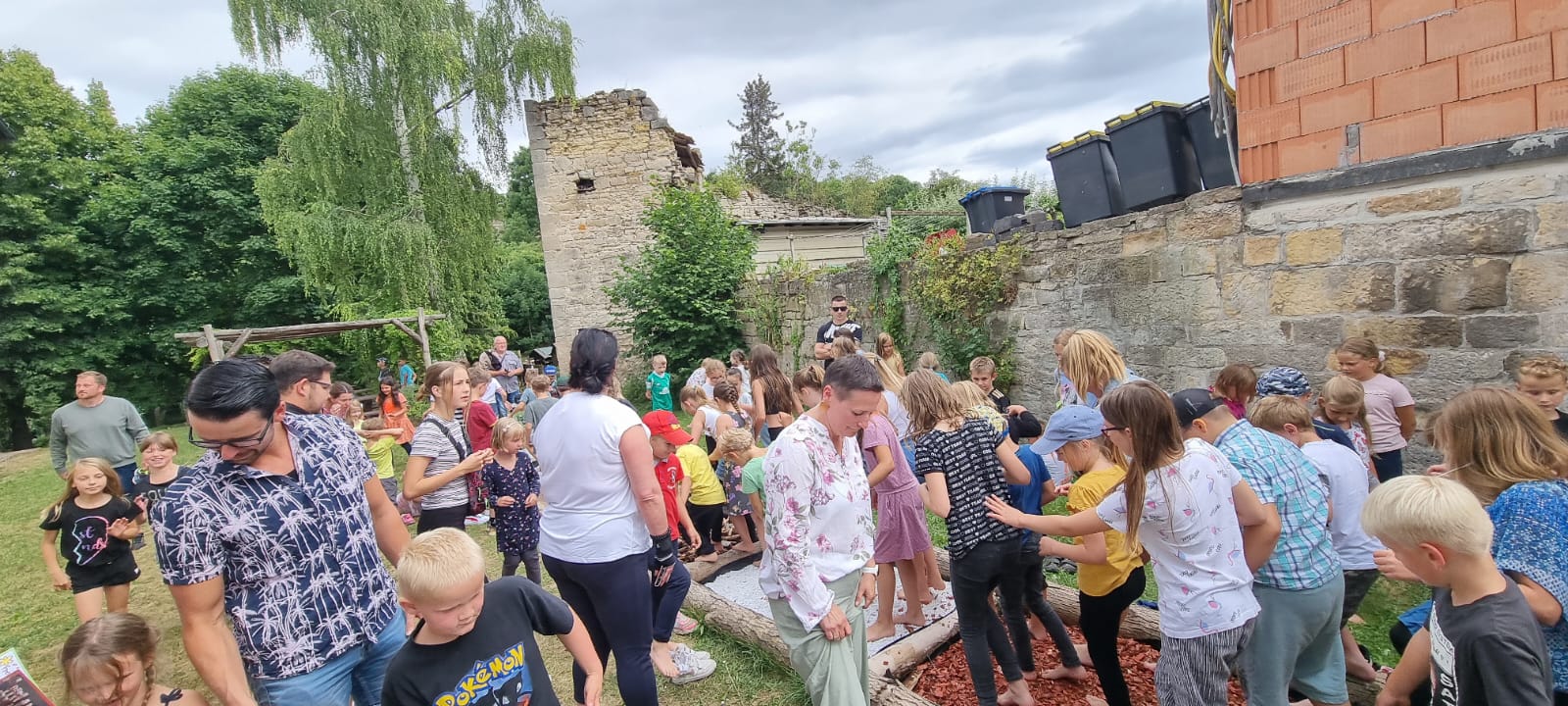Schulfest & Eröffnung Barfußpfad